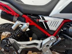 2022 Moto Guzzi V85 TT RED