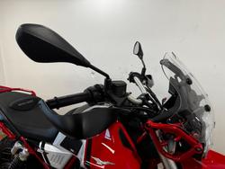 2022 Moto Guzzi V85 TT RED