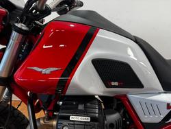 2022 Moto Guzzi V85 TT RED