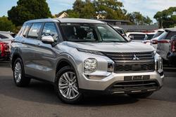 2024 Mitsubishi Outlander ES