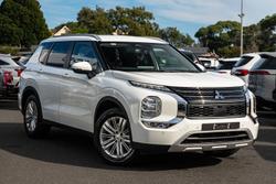 2024 Mitsubishi Outlander LS