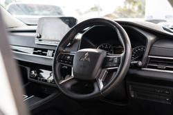 2024 Mitsubishi Outlander LS