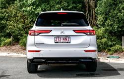 2023 Mitsubishi Outlander LS Black Edition