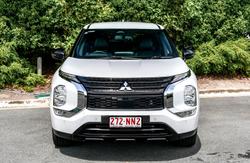 2023 Mitsubishi Outlander LS Black Edition