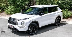 2023 Mitsubishi Outlander LS Black Edition