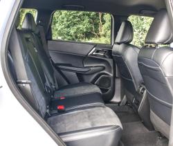 2023 Mitsubishi Outlander LS Black Edition