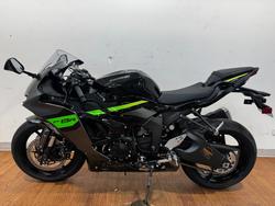 2026 Kawasaki NINJA ZX-6R (636) KRT EDITION Black