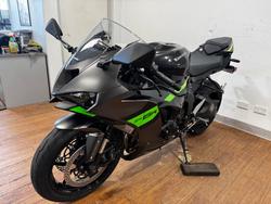 2026 Kawasaki NINJA ZX-6R (636) KRT EDITION Black