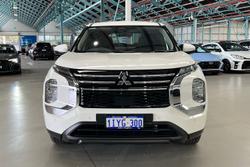 2025 Mitsubishi Outlander ES