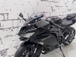 2025 Kawasaki Ninja ZX-4R Ninja Black