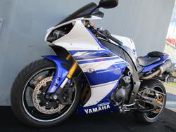 2014 Yamaha YZF-R1 BLUE