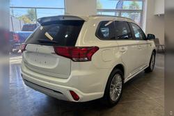 2019 Mitsubishi Outlander PHEV ES ADAS