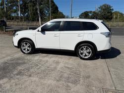 2014 MITSUBISHI OUTLANDER ES (4x4) ZJ MY14 WHITE