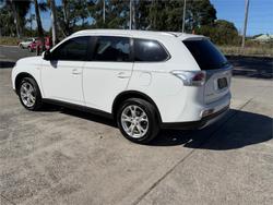 2014 MITSUBISHI OUTLANDER ES (4x4) ZJ MY14 WHITE