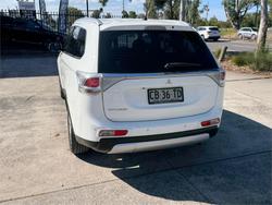 2014 MITSUBISHI OUTLANDER ES (4x4) ZJ MY14 WHITE