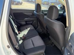 2014 MITSUBISHI OUTLANDER ES (4x4) ZJ MY14 WHITE