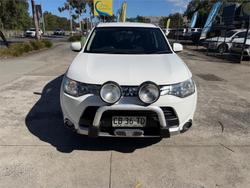 2014 MITSUBISHI OUTLANDER ES (4x4) ZJ MY14 WHITE