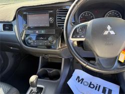 2014 MITSUBISHI OUTLANDER ES (4x4) ZJ MY14 WHITE