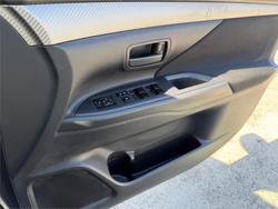 2014 MITSUBISHI OUTLANDER ES (4x4) ZJ MY14 WHITE