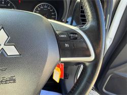 2014 MITSUBISHI OUTLANDER ES (4x4) ZJ MY14 WHITE