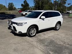 2014 MITSUBISHI OUTLANDER ES (4x4) ZJ MY14 WHITE