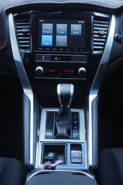 2022 Mitsubishi Pajero Sport GLX