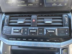 2022 Toyota Landcruiser VX