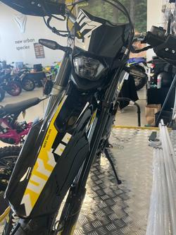 2025 Surron ULTRA BEE R BLACK