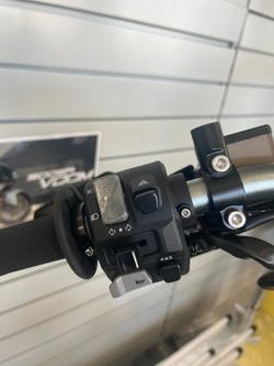 2025 Surron ULTRA BEE R BLACK