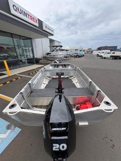 2024 QUINTREX F370 Outback Explorer