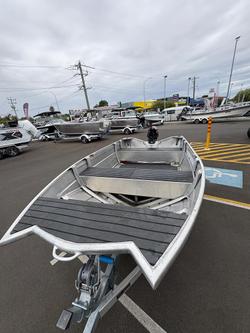 2024 QUINTREX F370 Outback Explorer