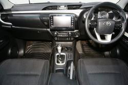 2021 Toyota Hilux SR5