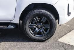 2023 Toyota Hilux SR