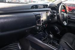 2023 Toyota Hilux SR