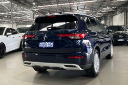 2022 Mitsubishi Outlander LS