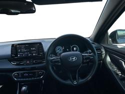 2000 Hyundai i30
