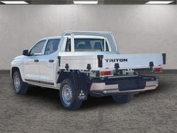 2000 Mitsubishi Triton