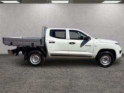2000 Mitsubishi Triton