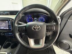 2020 Toyota Hilux SR5