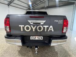 2020 Toyota Hilux SR5