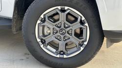 2026 Nissan Navara ST-X D27 MY26 4X4 Dual Range Blizzard White