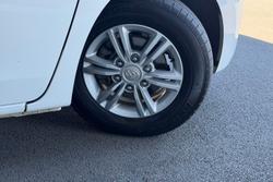 2022 LDV G10 +