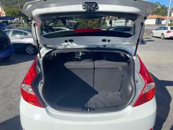 2013 Hyundai Accent SR RB3 Crystal White