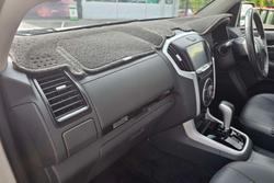 2021 Isuzu MU-X LS-T