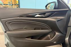 2019 Holden Calais V