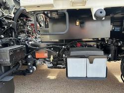 2025 Hino 300 Series 616 Tipper