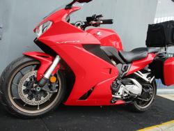 2017 Honda VFR800F ABS RED