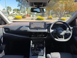 2025 Nissan X-TRAIL ST-L e-POWER