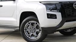 2026 Nissan Navara ST-X