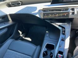 2025 Peugeot 5008 Allure e-DCS